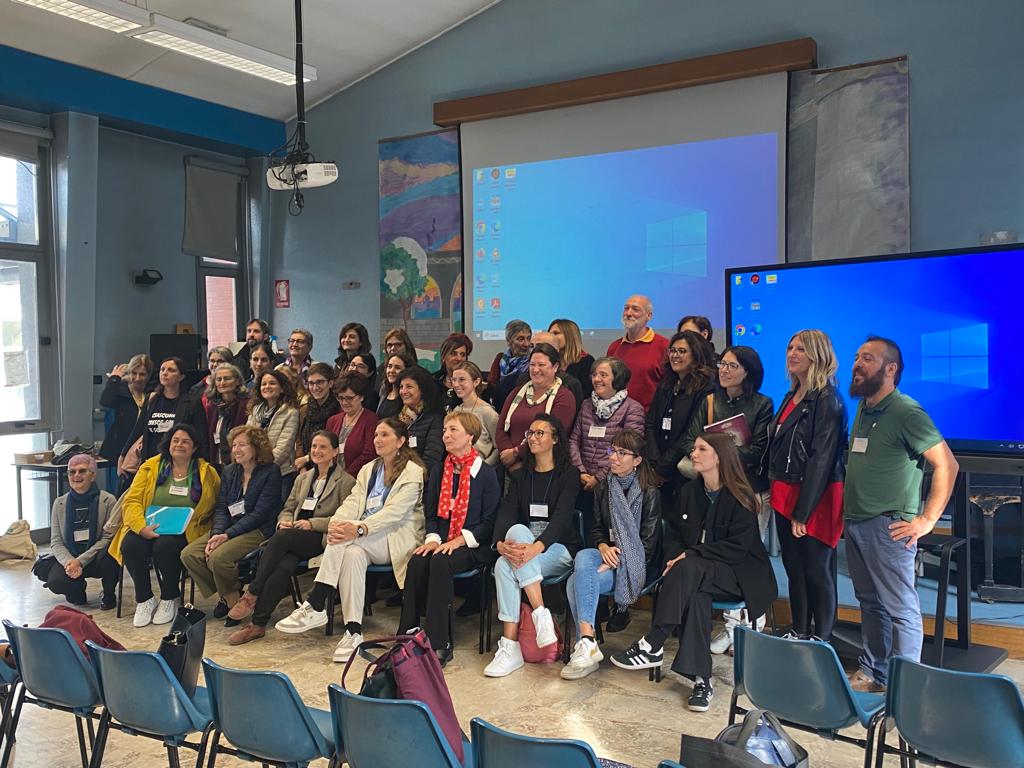 Pratiche dialogiche e scrittura collettiva  Un laboratorio di cinquanta docenti